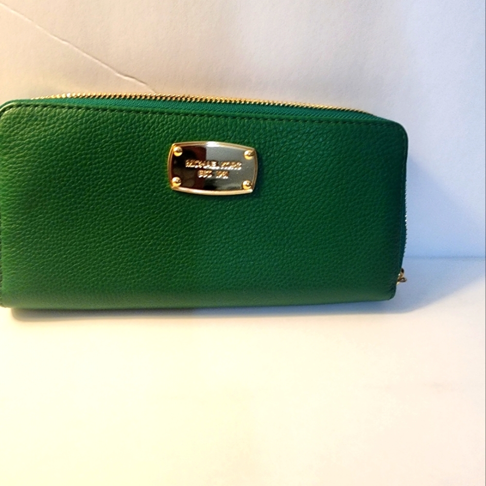 Micheals Kors wallet
